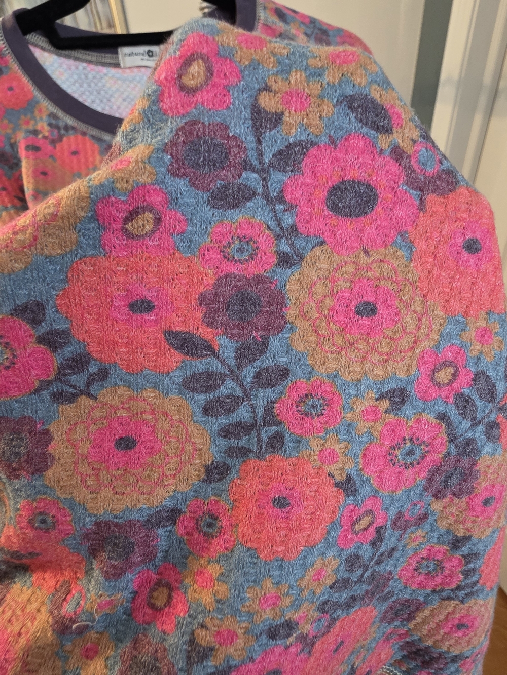 NATURAL LIFE Bright Floral Thermal Top - Picture 2 of 8